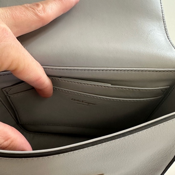 Ferrragamo shoulder Bag - Picture 4 of 8